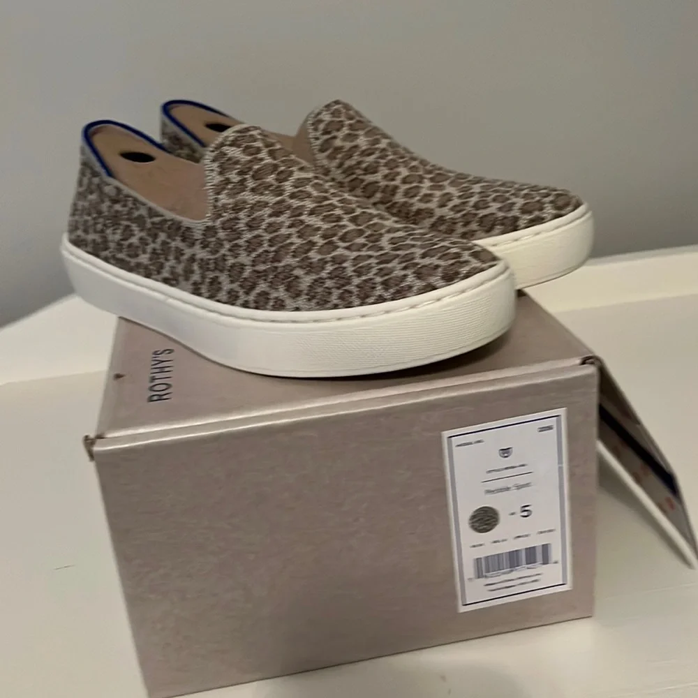 Rothy size 5 pebble spot slip-ons - Picture 1 of 4
